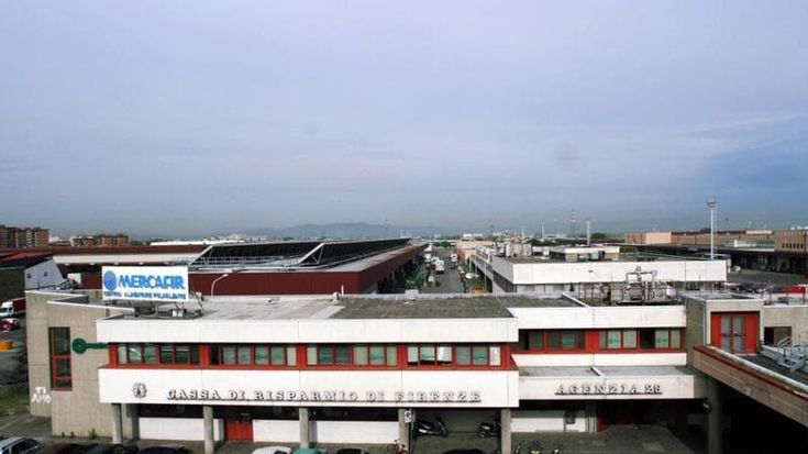 Colpo alla Mercafir, rubati ventimila euro in contanti e centomila in assegni