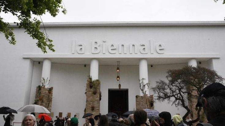 Scandali, faide e veleni. La girandola di dimissioni nel ministero del caos