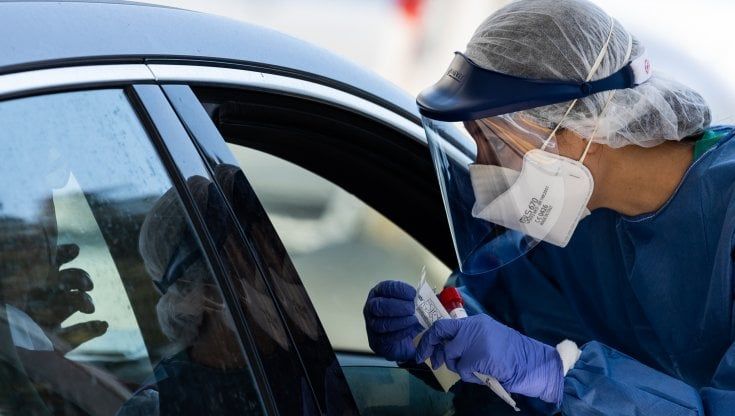 Coronavirus Campania, 846 contagi su 6505 tamponi: curva al 13 per cento