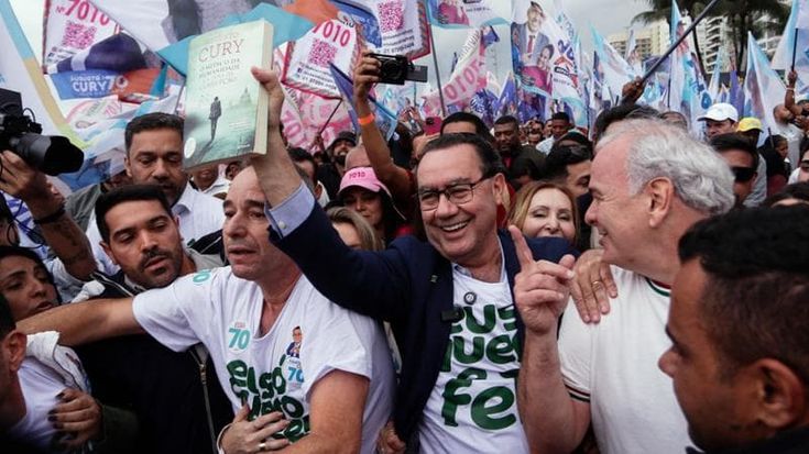 Brasile, lo psichiatra Cury irrompe nella campagna. Coelho lo accusò di frode sui libri venduti