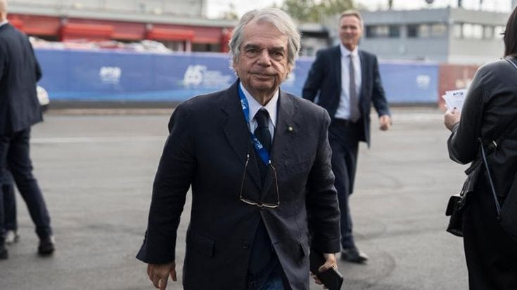 Brunetta si alza lo stipendio fino a 310mila euro l’anno, è bufera. Poi annuncia il dietrofront