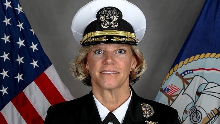 Capitano Bauernschmidt: chi è la prima donna a guidare una portaerei Usa, la famosa Lincoln
