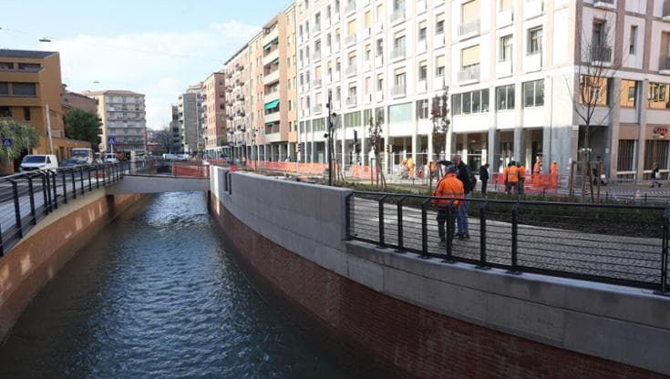 Via Riva Reno, riapertura con il canale scoperto: “I lavori del tram sono sembrati eterni”