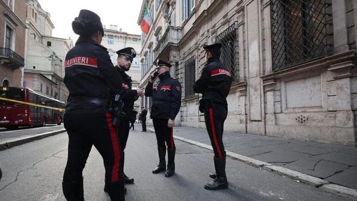 Allarmi bomba dalla sede di FdI a largo Chigi, il prefetto: “Voglio sapere chi c’è dietro”