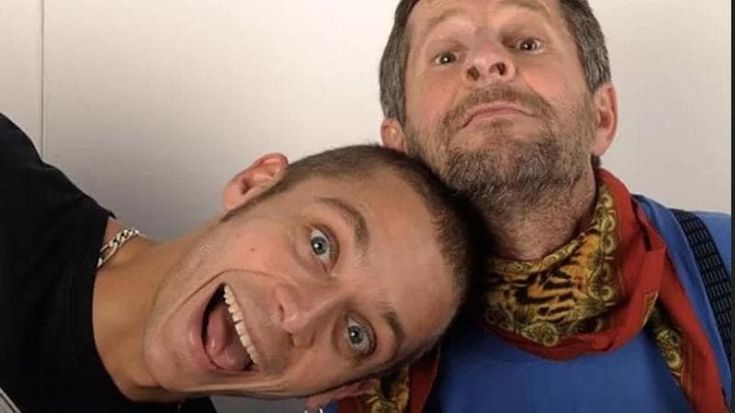 Tavullia, la guerra dei Rossi Valentino contro il padre “Ma io so gestire i miei soldi”