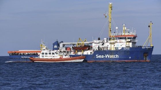 Siracusa, gli albergatori: "Fate sbarcare i migranti, paghiamo tutto noi"