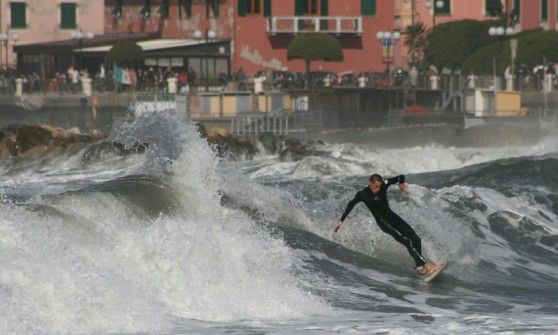 Il Tigullio onda su onda fra surf e canoa polo Chiavari va a tutto sport