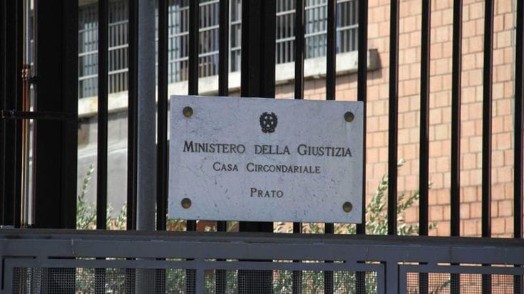 Carceri, strage infinita. A Prato un altro suicidio: sono 60 dall’inizio dell’anno. Già 100 le rivolte