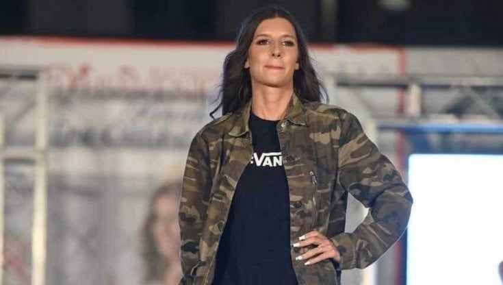 Sfila in passerella con gli abiti che aveva quando provarono a stuprarla: "Non sono i vestiti che istigano alla violenza"