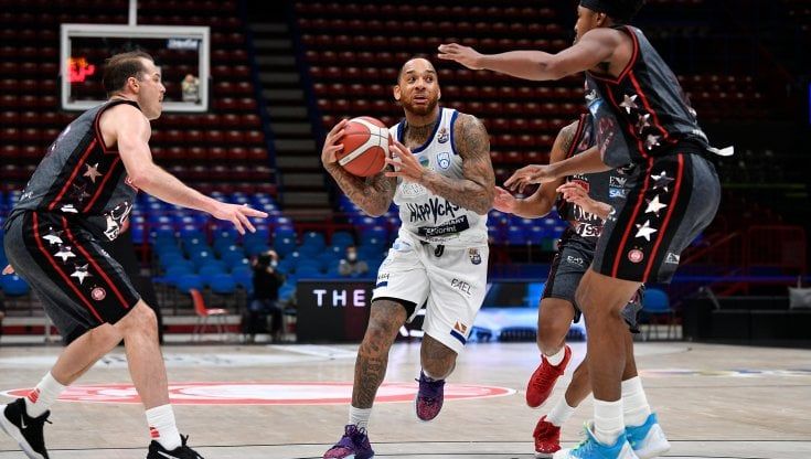 Basket, comanda Brindisi; Vitucci: "Siamo un'anomalia, ma non esistono risultati impossibili"