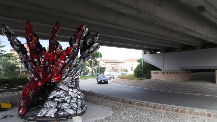 Rimini, la rotatoria trasformata dall'Albero della luce