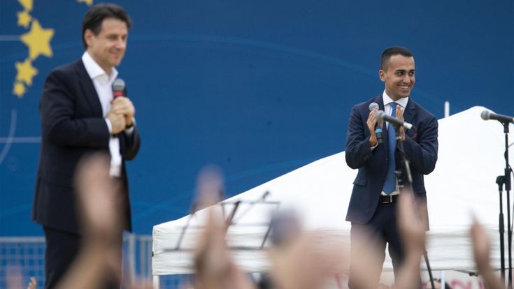 Di Maio sotto accusa nel M5S ma ottiene il voto su Rousseau