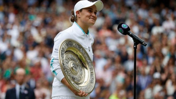 Wimbledon, trionfa Ashleigh Barty: Pliskova battuta in tre set, una australiana torna a vincere dopo 41 anni