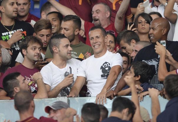 Roma, Taddei coi tifosi in curva Sud