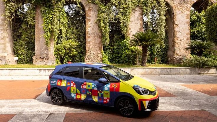 Honda festeggia i 25 anni della Jazz con una livrea esclusiva realizzata dagli studenti dello Ied