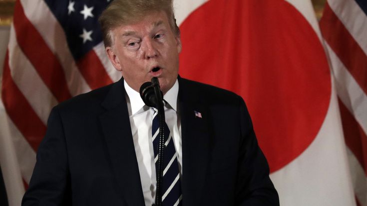La missione di Trump in Giappone tra partite a golf e incontri di sumo