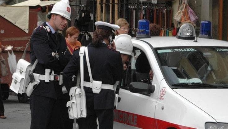 Ponte Vecchio, la cantina diventa mini appartamento. Denunciato il proprietario