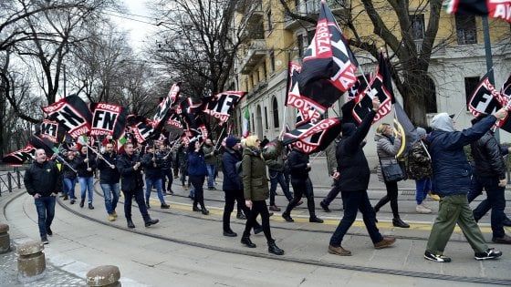 Neofascismo a Milano: perquisite sedi e case dei capi di Forza Nuova per un pestaggio. Cinque denunciati