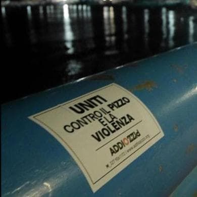 Alcuni commercianti hanno denunciato, sostenuti da Addipizzo e Sportello solidarietà: “Altri parlino"