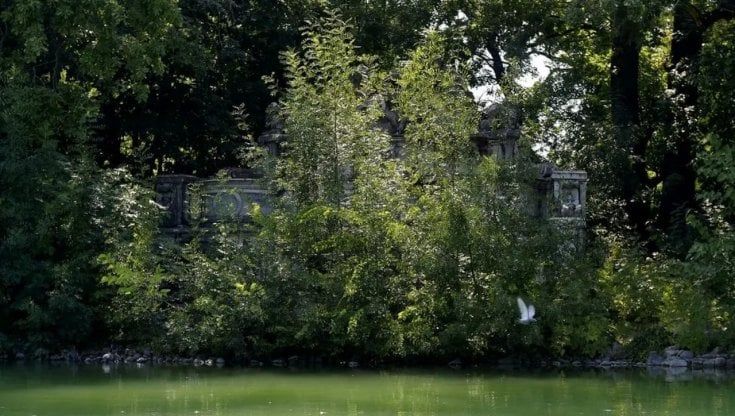Mostra nel parco Ducale: impresa paga la pulitura della Fontana del Trianon