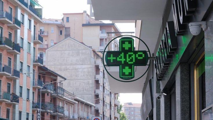 Previsioni meteo, temperature record fino ad agosto. Bollino rosso in 9 città, domani in 14 e venerdì in 16