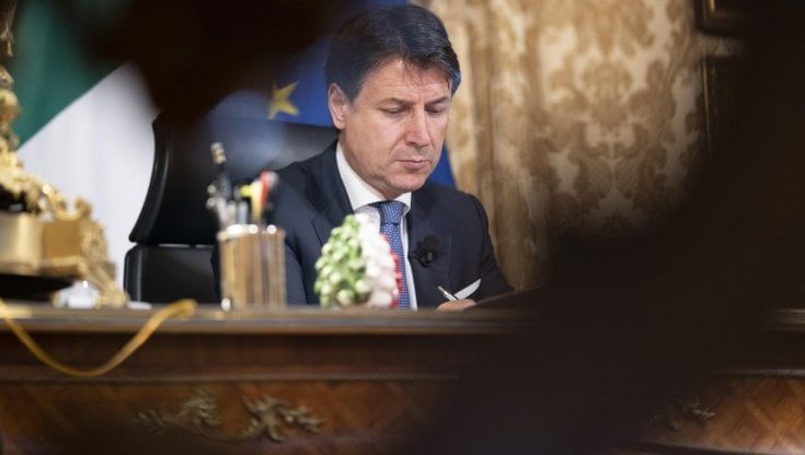 Recovery Plan, giù le tasse al ceto medio. Pil salirà del 2,3%. Conte conferma cabina di regia dei manager 