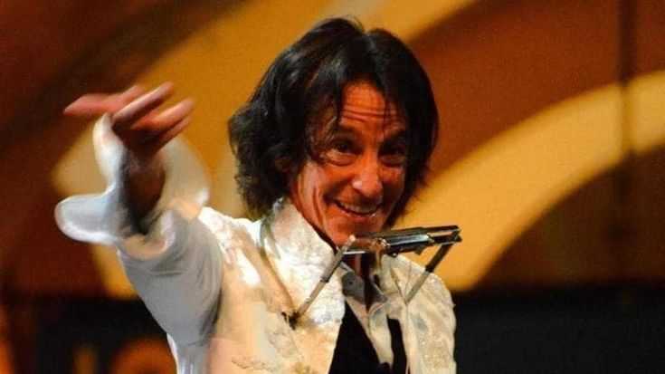 Alberto Fortis: “Quando Linda e Paul McCartney mi offrirono uno spinello”