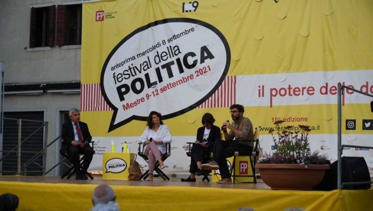 Festival della Politica, dal MeToo alle donne afghane: "Abbattere il muro degli stereotipi è un percorso feroce"