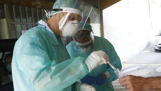 Coronavirus Lazio, 50 nuovi contagi: 18 legati a un funerale. Guarita donna di 104 anni a Rieti