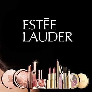 Estee Lauder sotto accusa. "Discrimina gli uomini nei congedi parentali"
