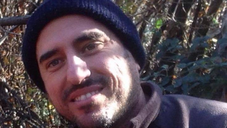 Incidenti sul lavoro, morto l'operaio travolto da una piattaforma in un condominio di Lissone: aveva 50 anni