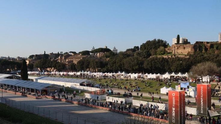 Maratona di Roma 2026: la grande corsa si prende il Circo Massimo