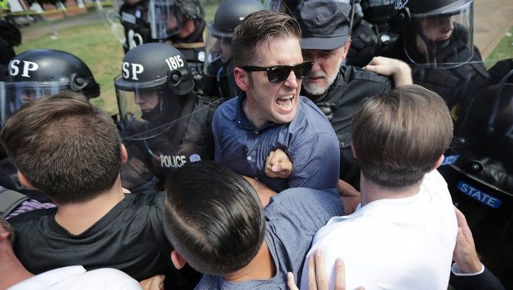 Charlottesville, 4 anni dopo la manifestazione finita nel sangue i suprematisti bianchi condannati a pagare 25 milioni di dollari