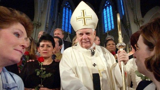 Muore Law, il cardinale di Boston che coprì i pedofili nello scandalo del "caso Spotlight"
