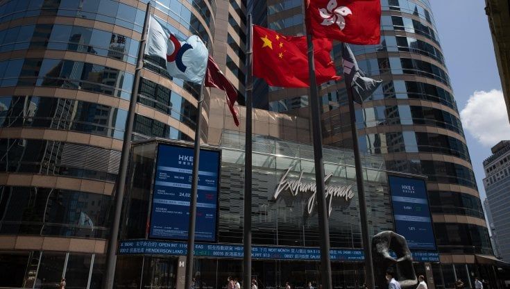 Evergrande spera nel cavaliere bianco ma la crisi si allarga ad altri gruppi immobiliari