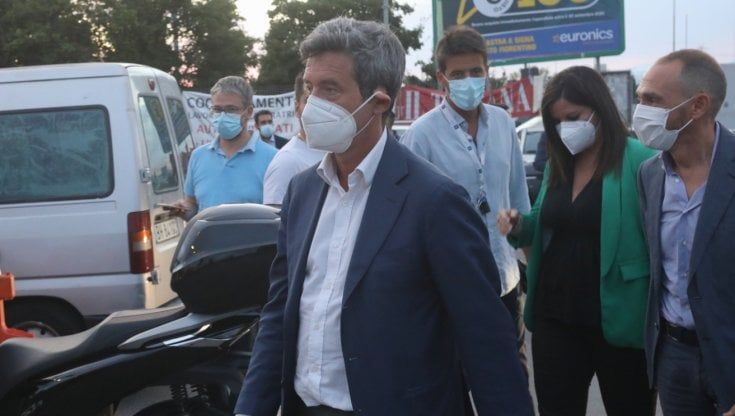 Gkn, visita a sorpresa del ministro Orlando: "Dall'azienda atteggiamento inaccettabile"