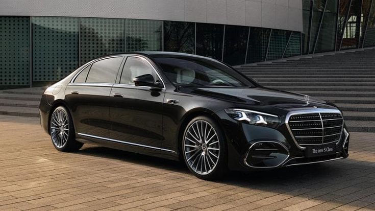Mercedes festeggia i 140 anni di storia con il lancio della nuova Classe S