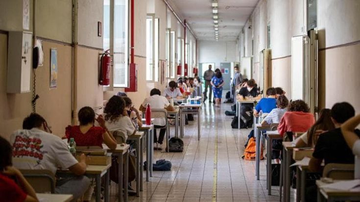 La lotta del governo ai diplomifici è un mezzo flop: ecco perché