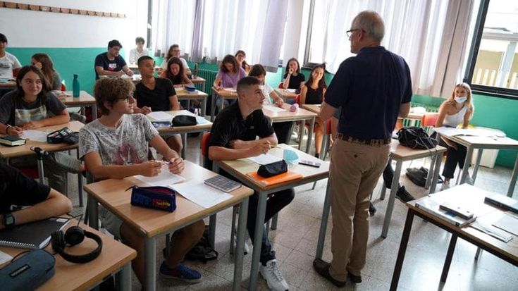 “Metti lo sponsor sotto il banco”. L’idea di Valditara stuzzica i presidi