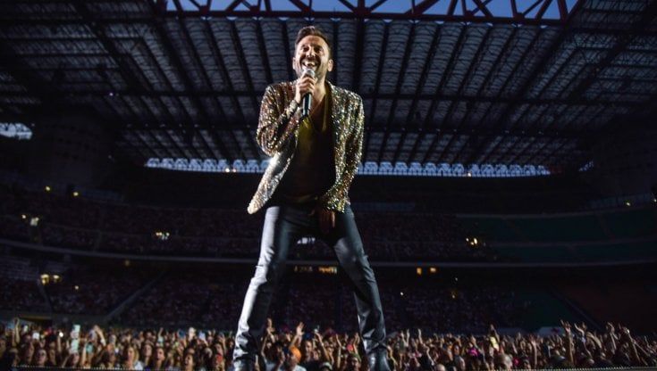 Cesare Cremonini, luci a San Siro, tra Dalla, Vasco e i Lùnapop: “Io, performer da stadio”