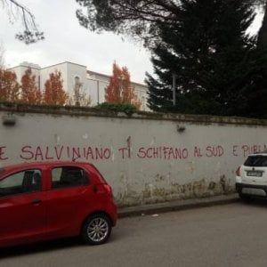 Scritte offensive contro Salvini a Benevento 