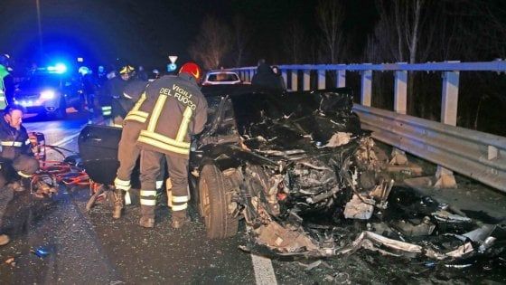 Reggio Emilia, scontro con pullman, undici feriti 