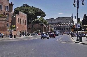Colosseo, "tra 10 giorni parte il restauro"<br />L'annuncio del sindaco arriva a sorpresa