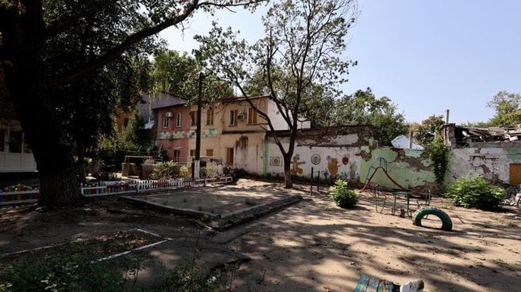Ucraina, per chi suona la campanella (scolastica)