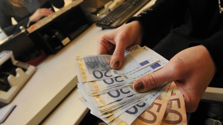 Pioggia dei bonus: 12,2 miliardi per spingere i consumi