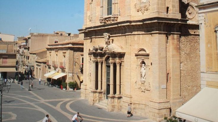 Chiese e palazzi storici, la frana mette a rischio i gioielli di Niscemi