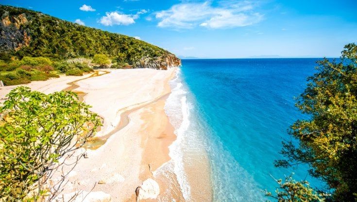 Vacanze estive: nel post pandemia gli italiani prenotano voli di corto e medio raggio