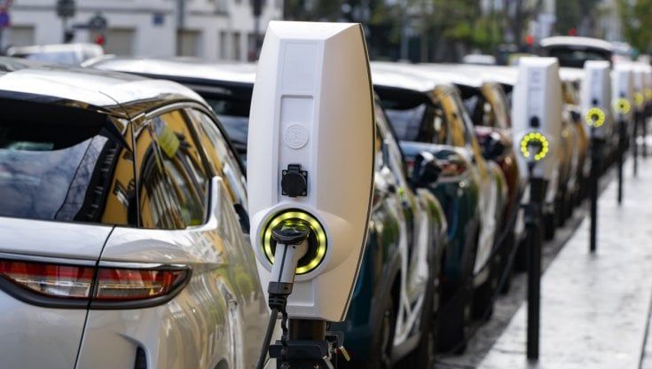 Elettrificazione e mobilità green: le soluzioni contro l’inquinamento urbano 