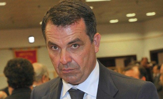 De Siano: "Cosentino scelga da che parte stare perch&eacute; esiste una sola Forza Italia"