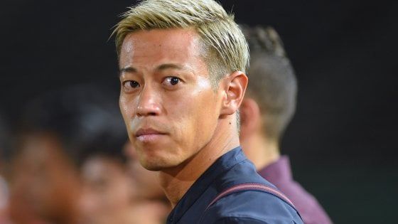 Honda si propone al Manchester United: "Fatemi un'offerta, non voglio soldi"